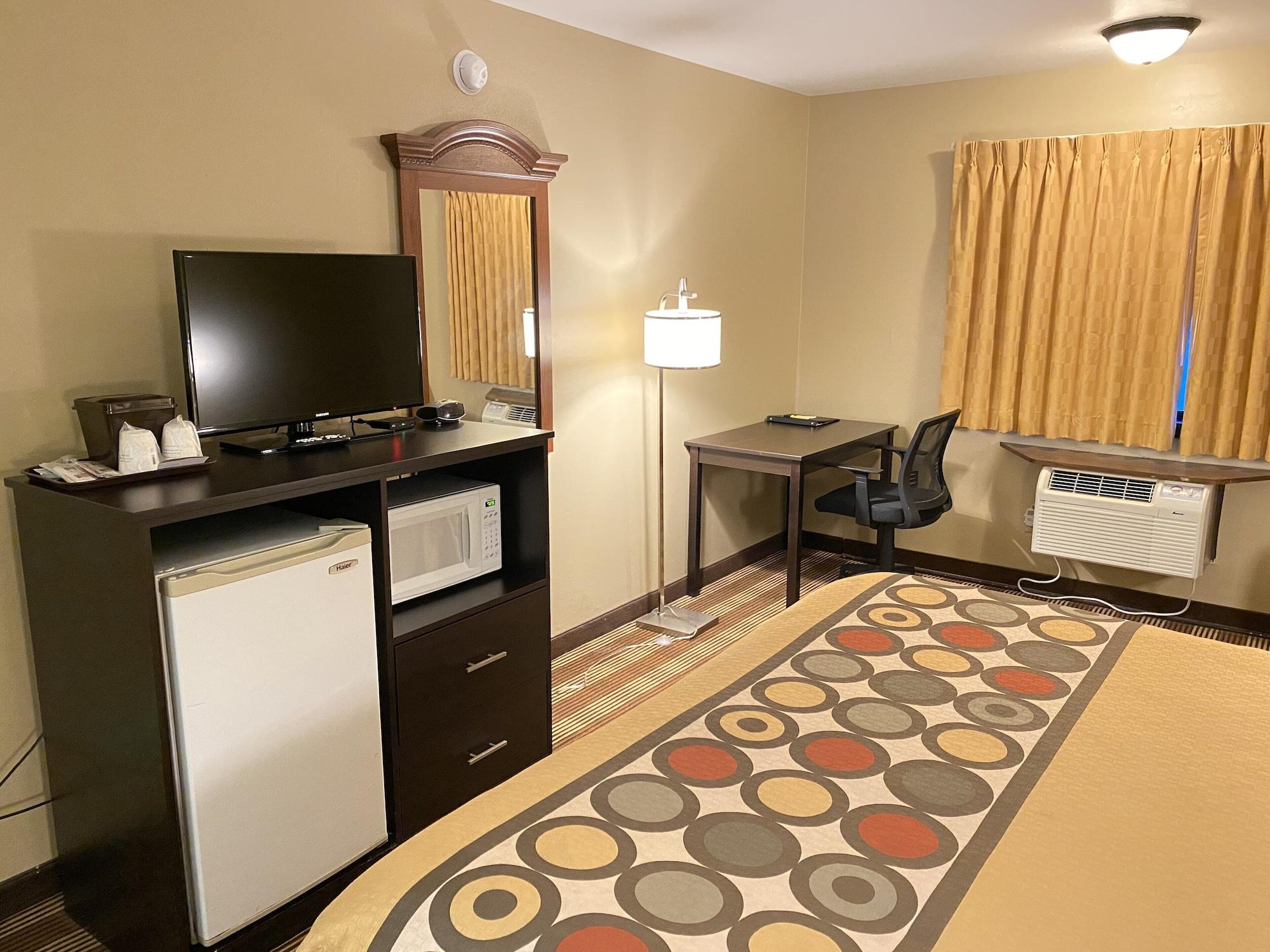 Hotel Super 8 By Wyndham Eau Claire Wi Esterno foto