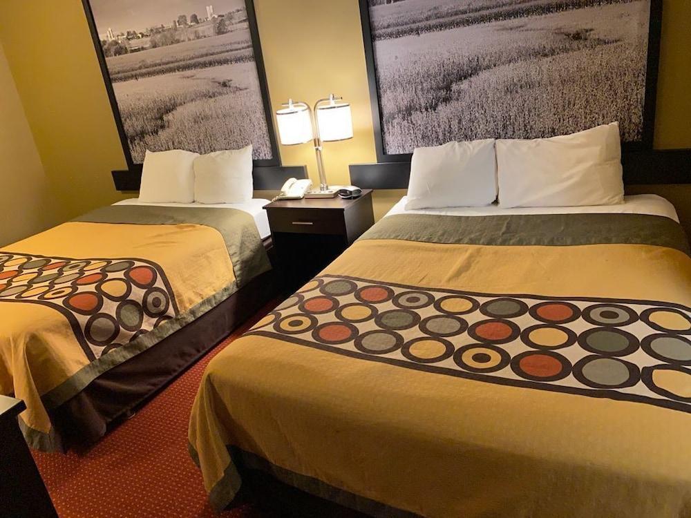 Hotel Super 8 By Wyndham Eau Claire Wi Esterno foto