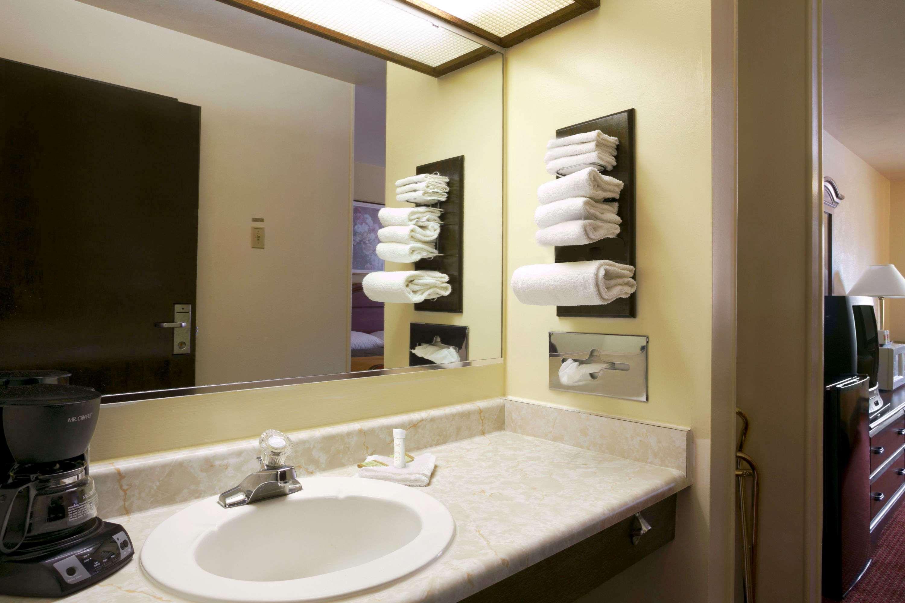 Hotel Super 8 By Wyndham Eau Claire Wi Esterno foto