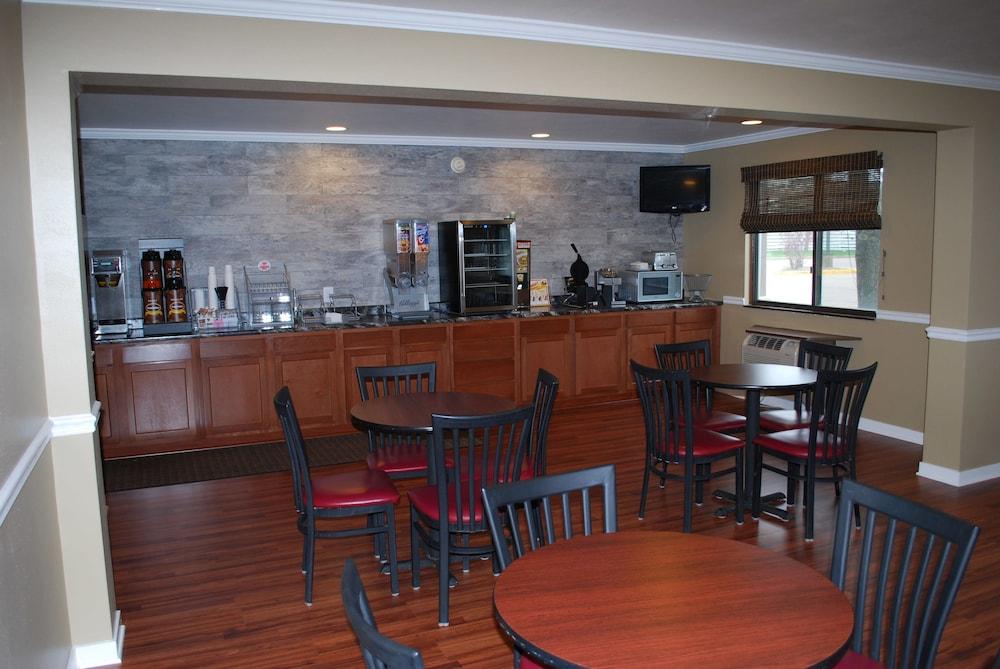 Hotel Super 8 By Wyndham Eau Claire Wi Esterno foto