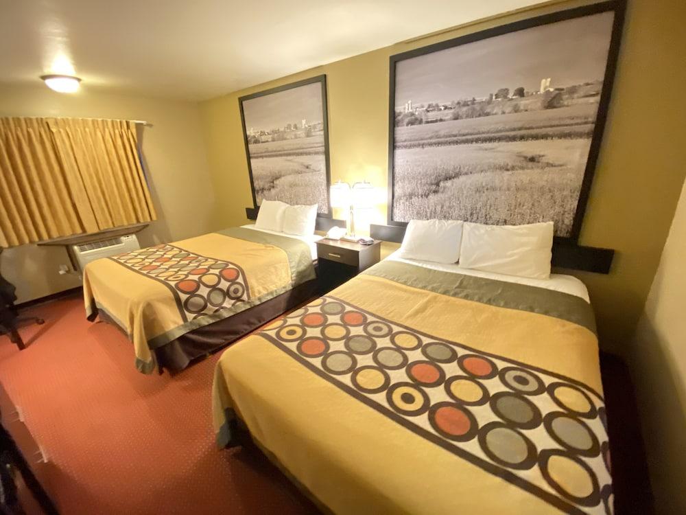 Hotel Super 8 By Wyndham Eau Claire Wi Esterno foto